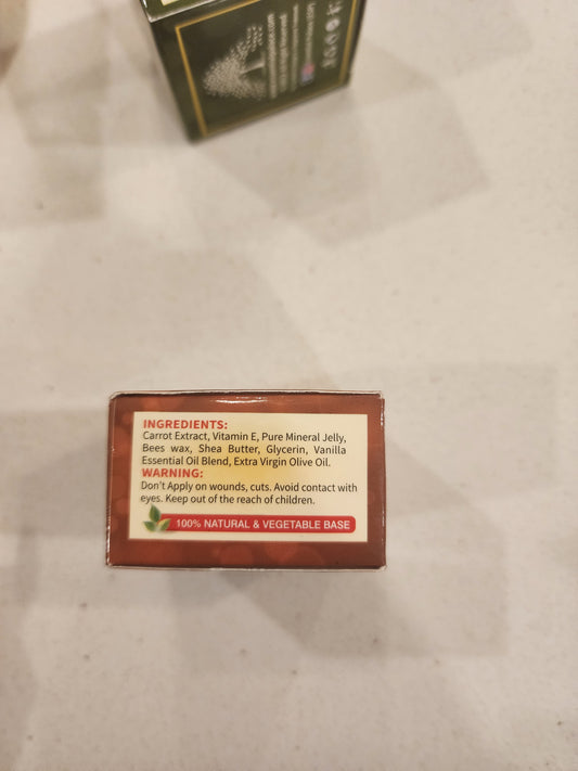 💯 % NATURAL & VEGETABLE BASE LIP BALM